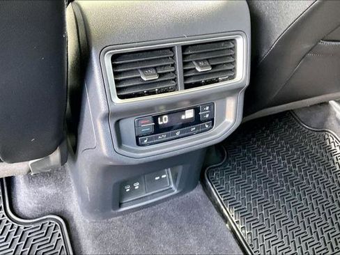 Certified 2024 Volkswagen Atlas SEL Premium R-Line AWD/4WD image 18