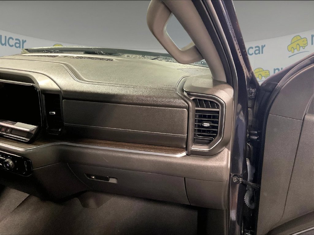 Used 2023 Chevrolet Silverado 1500 LT AWD/4WD image 13