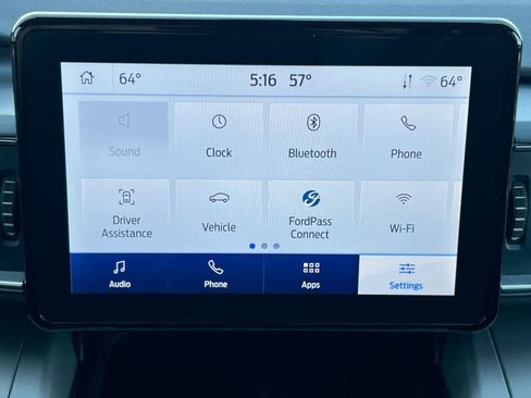 Used 2024 Ford Explorer XLT w/ Equipment Group 202A AWD/4WD image 28