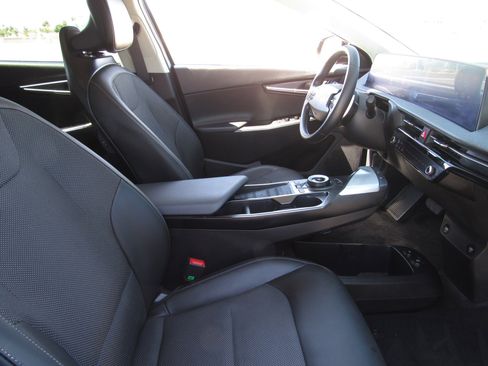 Used 2024 Kia EV6 Light image 8