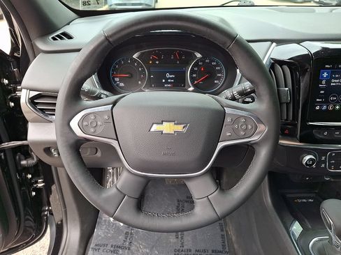 Used 2023 Chevrolet Traverse LT FWD image 20