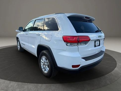 Used 2019 Jeep Grand Cherokee Laredo RWD image 4