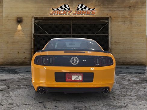 Used 2013 Ford Mustang Boss 302 RWD image 8