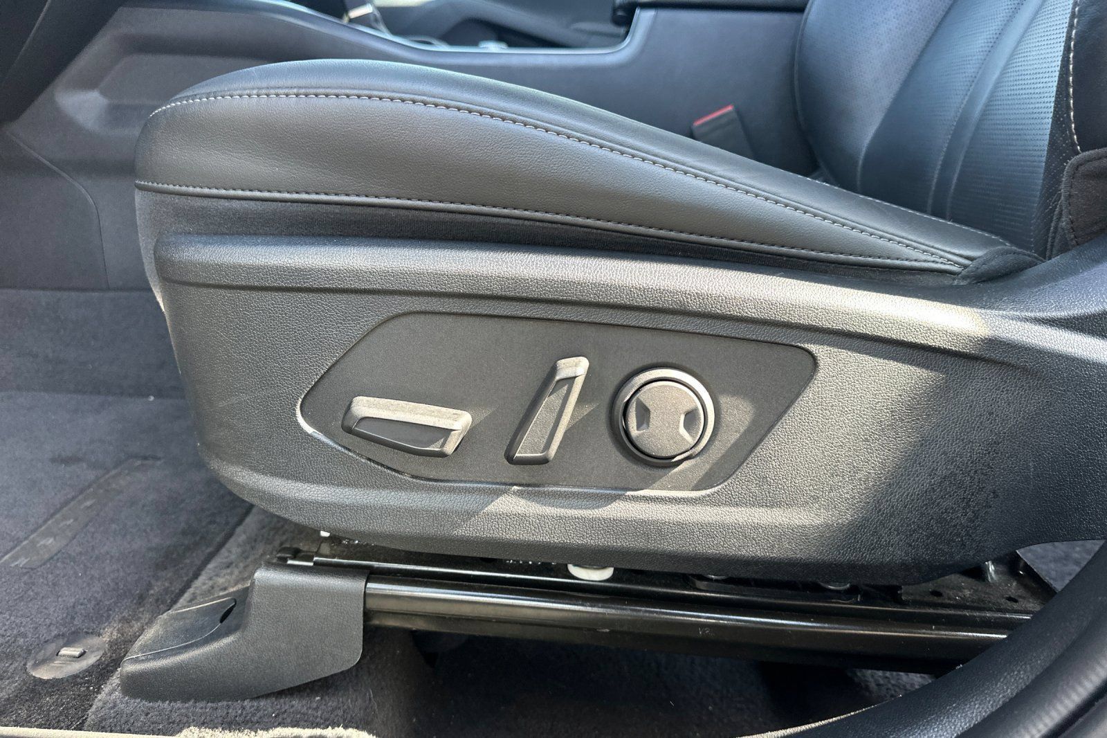 Used 2024 Kia Sorento S FWD image 15