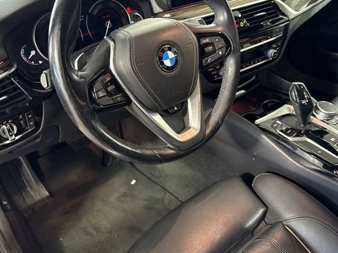 Used 2019 BMW 530i xDrive w/ Convenience Package AWD/4WD image 9