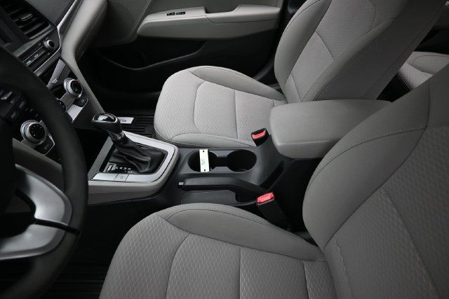 Used 2019 Hyundai Elantra SE FWD image 26
