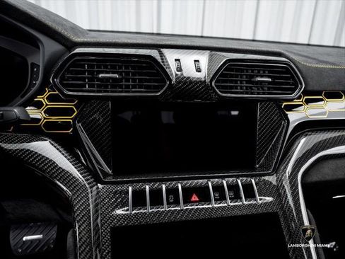 Used 2019 Lamborghini Urus AWD/4WD image 40