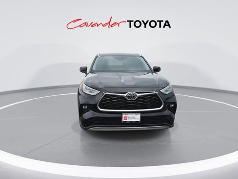 Certified 2026 Toyota Highlander Platinum image 3