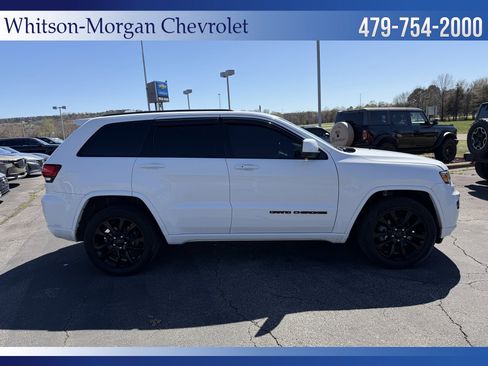 Used 2020 Jeep Grand Cherokee Altitude image 4