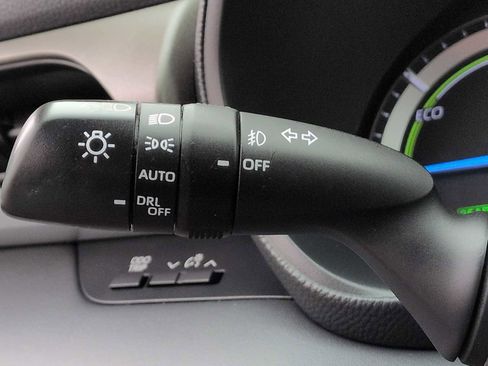 Used 2022 Toyota Highlander LE AWD/4WD image 26