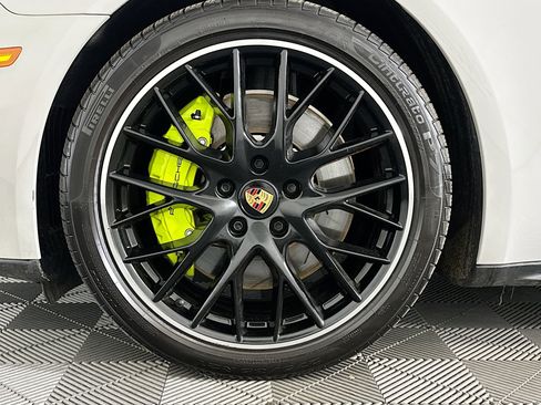 Used 2023 Porsche Panamera 4 Platinum Edition image 35