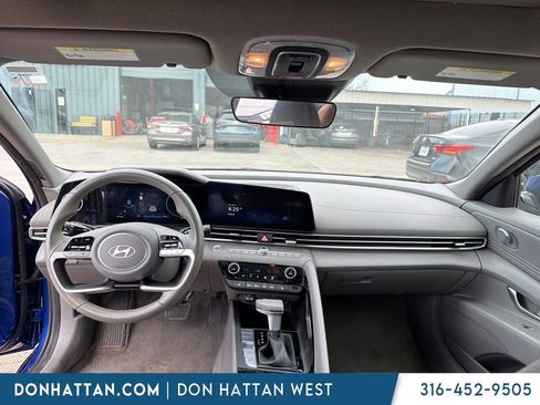 Used 2025 Hyundai Elantra SEL FWD image 4
