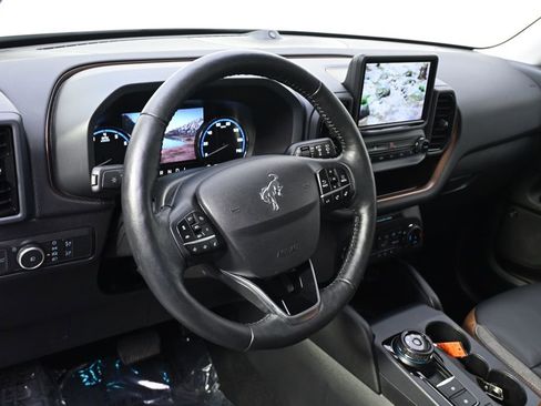 Used 2022 Ford Bronco Sport Outer Banks w/ Tech Package AWD/4WD image 11