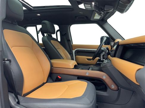 Used 2024 Land Rover Defender 130 X-Dynamic SE image 53