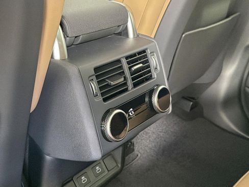 New 2026 Land Rover Discovery Limited Edition image 28