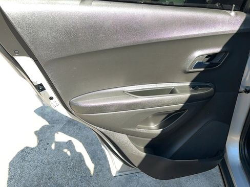Used 2019 Chevrolet Trax LS image 11