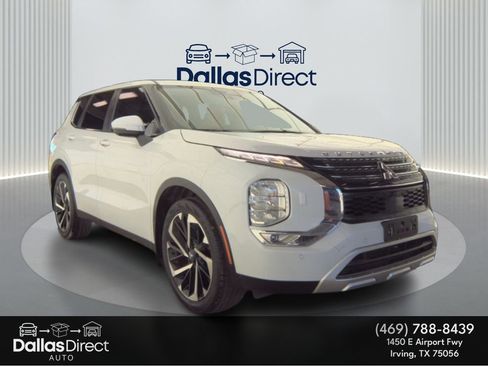 Used 2023 Mitsubishi Outlander SE image 1