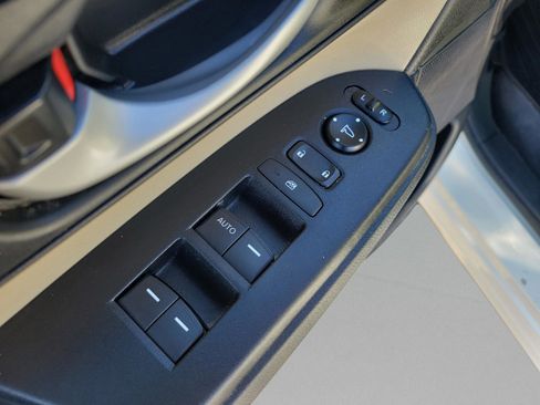 Used 2017 Honda CR-V LX image 19