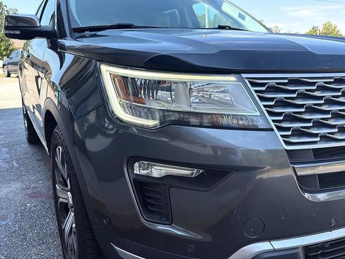 Used 2019 Ford Explorer Platinum AWD/4WD image 22