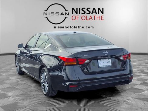 Certified 2025 Nissan Altima 2.5 SV image 3