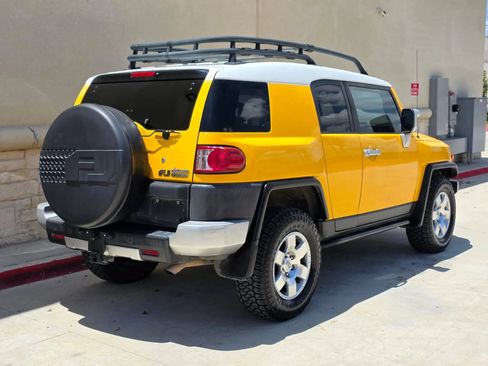 Used 2007 Toyota FJ Cruiser 4WD image 3