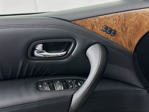 Used 2024 Nissan Armada SL w/ Captain's Chairs Package image 15