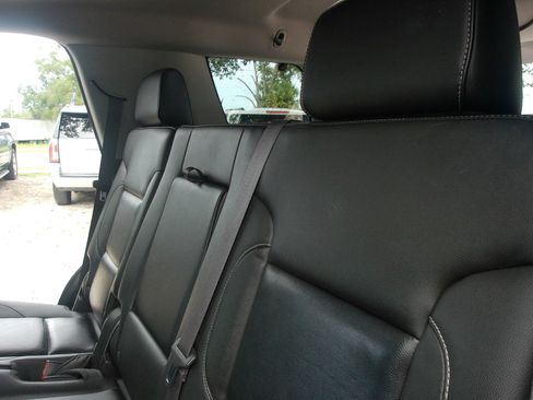 Used 2015 Chevrolet Tahoe LT RWD image 27