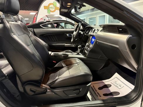 Used 2020 Ford Mustang GT Premium image 11