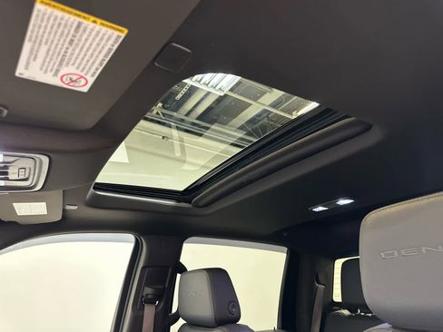 Used 2023 GMC Sierra 3500 Denali w/ Denali Ultimate Package image 6