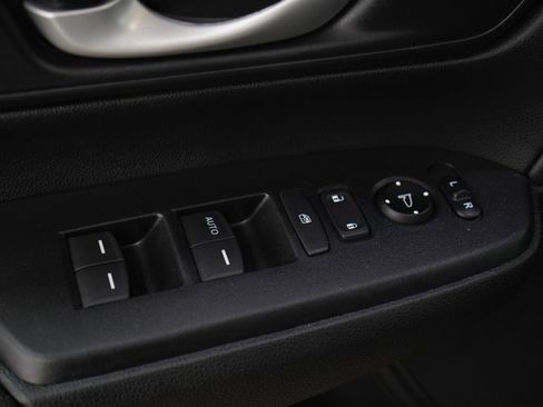 Used 2019 Honda CR-V LX image 20
