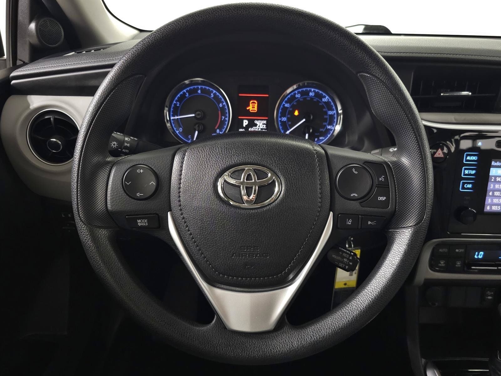 Used 2018 Toyota Corolla LE FWD image 16