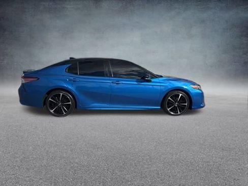 Used 2018 Toyota Camry XSE image 3