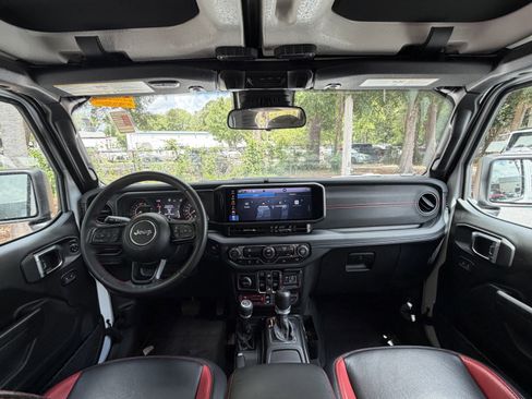 Used 2024 Jeep Wrangler Unlimited Rubicon AWD/4WD image 40