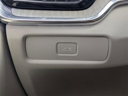 Used 2024 Volvo S60 B5 Plus image 23