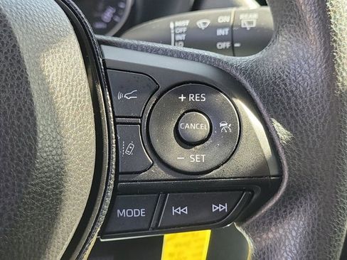Used 2019 Toyota RAV4 LE image 31