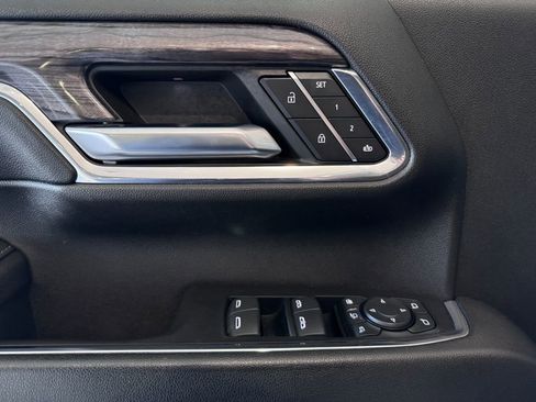 Used 2024 Chevrolet Silverado 2500 LTZ w/ LTZ Convenience Package image 25