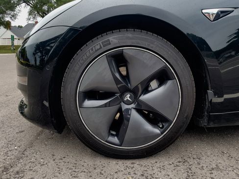 Used 2018 Tesla Model 3 Performance image 29