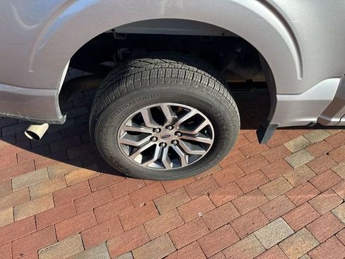 Used 2022 Ford F150 Lariat w/ Equipment Group 501A Mid image 12