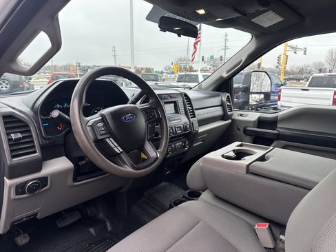 Used 2017 Ford F550 2WD Crew Cab Super Duty image 17