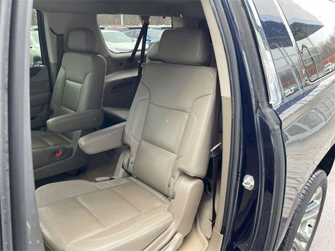 Used 2020 GMC Yukon XL SLT w/ Premium Edition image 25