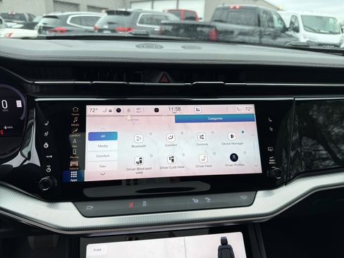 Used 2024 Jeep Wagoneer Launch Edition image 27