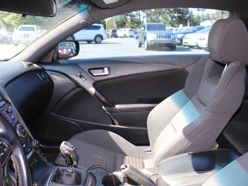 Used 2013 Hyundai Genesis 2.0T RWD image 14