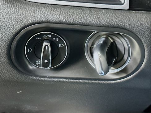 Used 2018 Porsche Macan AWD image 17