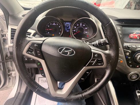 Used 2012 Hyundai Veloster w/ Style Pkg FWD image 14
