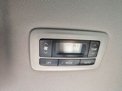 Used 2015 Toyota Sienna XLE Premium image 15