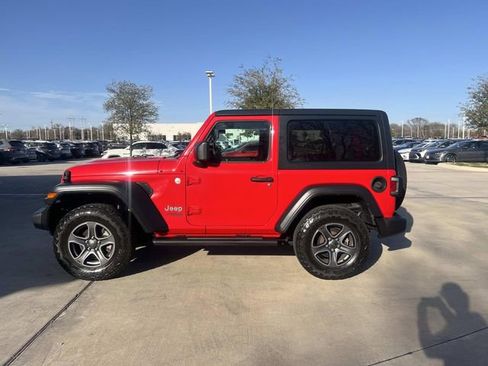 Used 2019 Jeep Wrangler Sport image 4