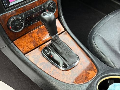 Used 2008 Mercedes-Benz CLK 350 Coupe image 40