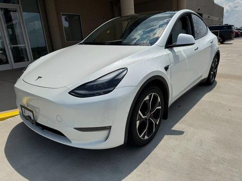 Used 2022 Tesla Model Y Performance AWD/4WD image 3