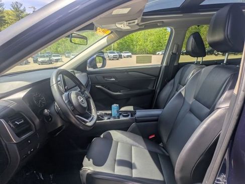 Used 2024 Nissan Rogue SV w/ SV Premium Package AWD/4WD image 15