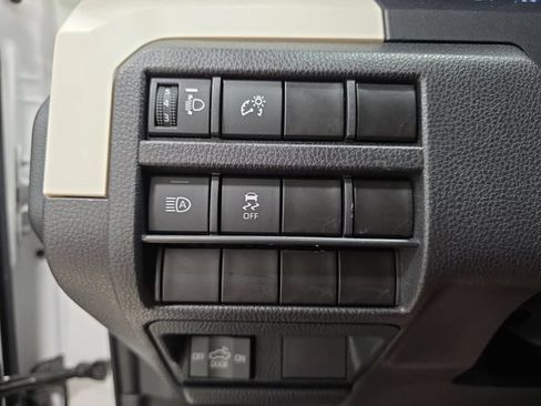Certified 2024 Toyota Tacoma TRD Off-Road AWD/4WD image 20